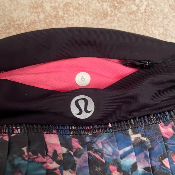 Lululemon Pleat Skirt - Picture 5 of 9